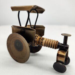 Metal TRACTOR Spark Plug Art Table Top Farmhouse Decor
